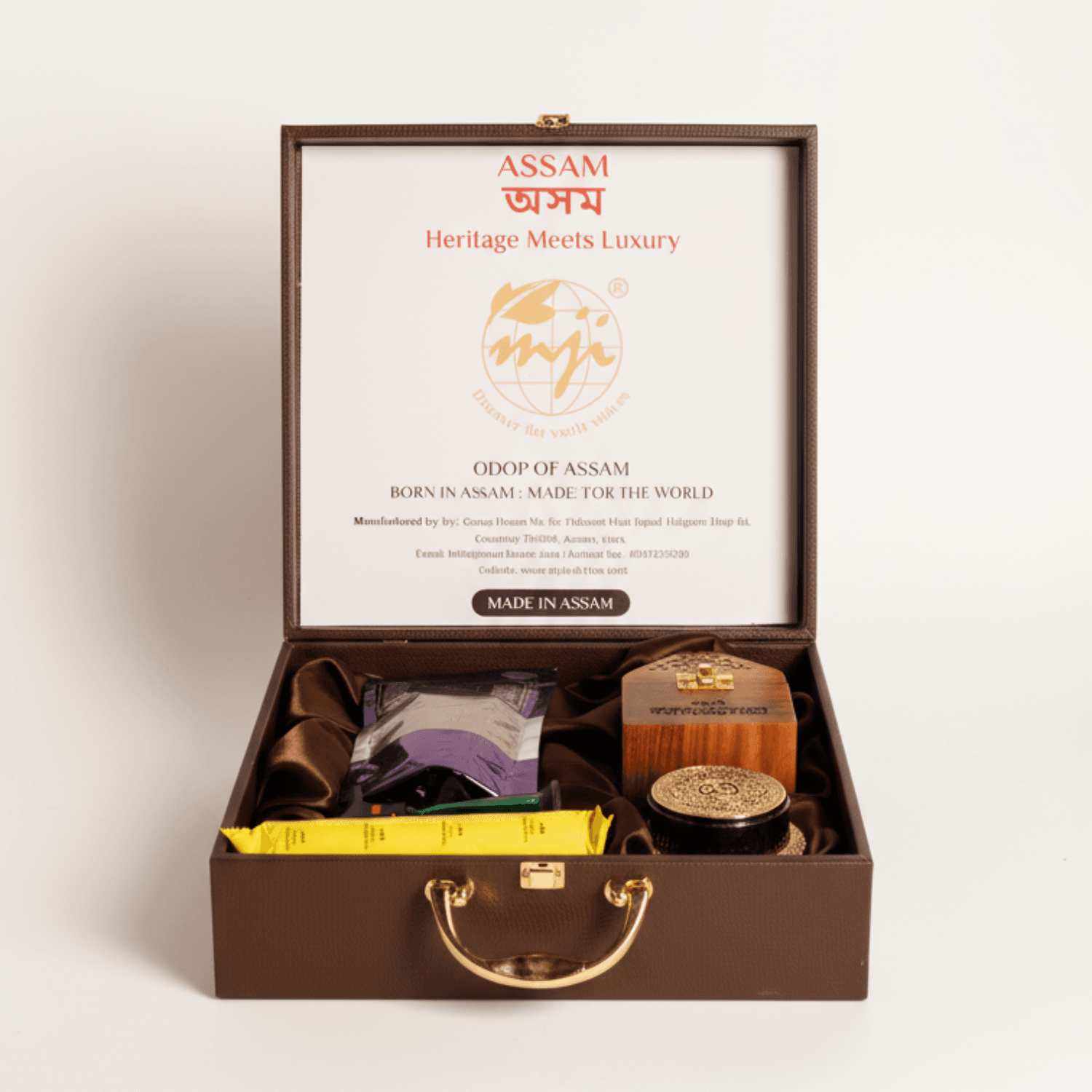 BAKHOOR SET LEATHER HAMPER(BAKHOOR 50GMS BOTTLE 50GMS, BURNER,LIGHTER,CHARCOAL)
